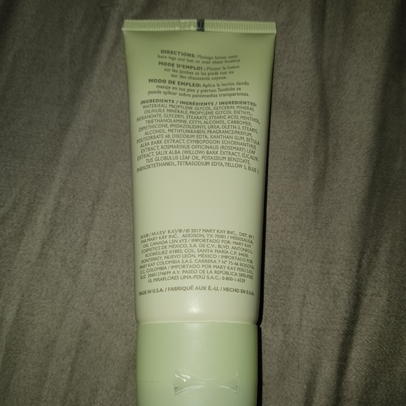 NEW! MARYKAY MINT BLISS ENERGIZING LOTION FOR LEGS AND FEET (3oz) - Picture 2 of 9